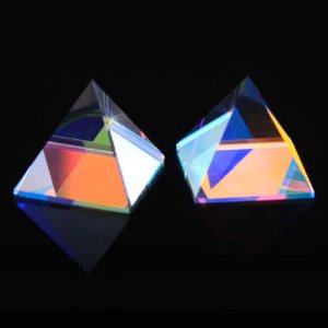 피라미드형 삼각광학프리즘